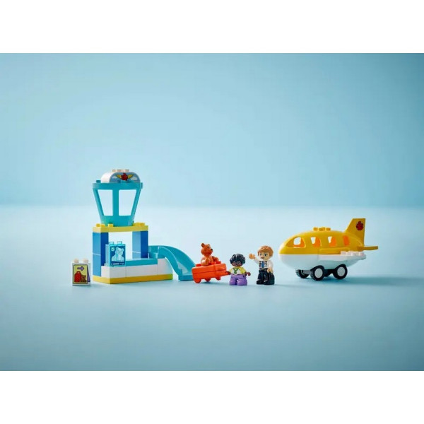 LEGO DUPLO TOWN FIRST TIME AT THE AIRPORT 