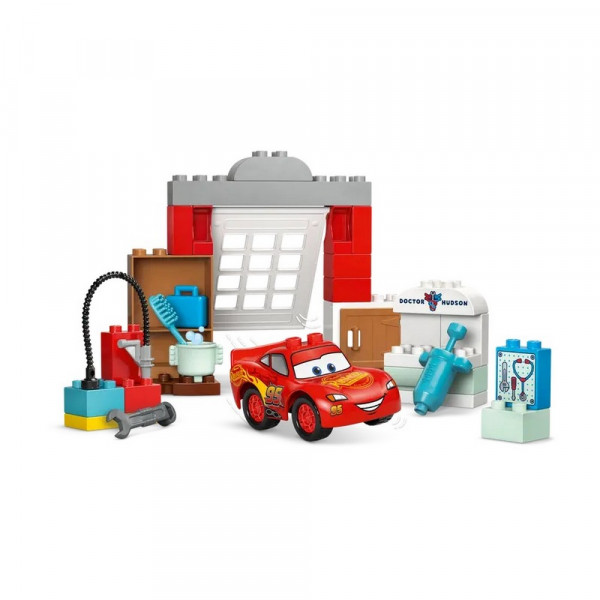 LEGO DUPLO DISNEY TM MCQUEENS VISIT TO DOCS GARAGE 