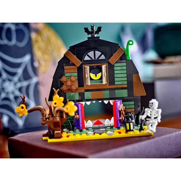 LEGO SEASONAL HALLOWEEN BARN 
