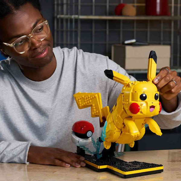 LEGO POKEMON PIKACHU AND POKE BALL 