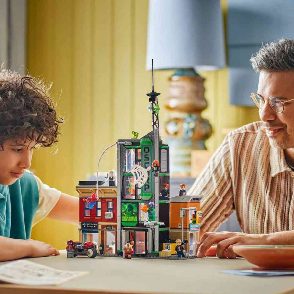 LEGO SUPER HEROES SPIDERMAN VS OSCORP 