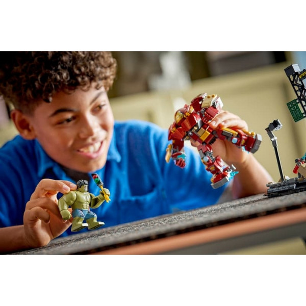 LEGO SUPER HEROES MARVEL EPIC BATTLE HULKBUSTER VS ENEMY 