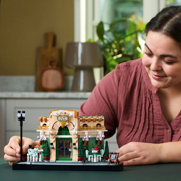 LEGO ICONS FRENCH CAFÉ 