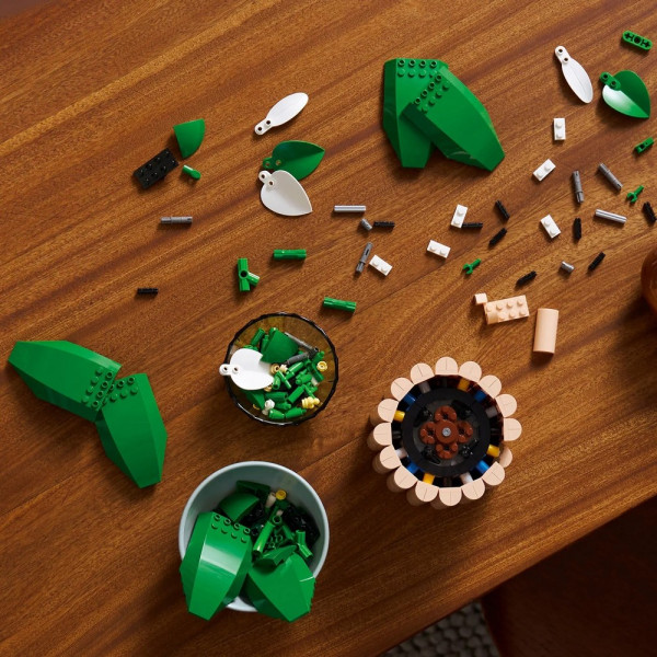 LEGO BOTANICAL PEACE LILY 