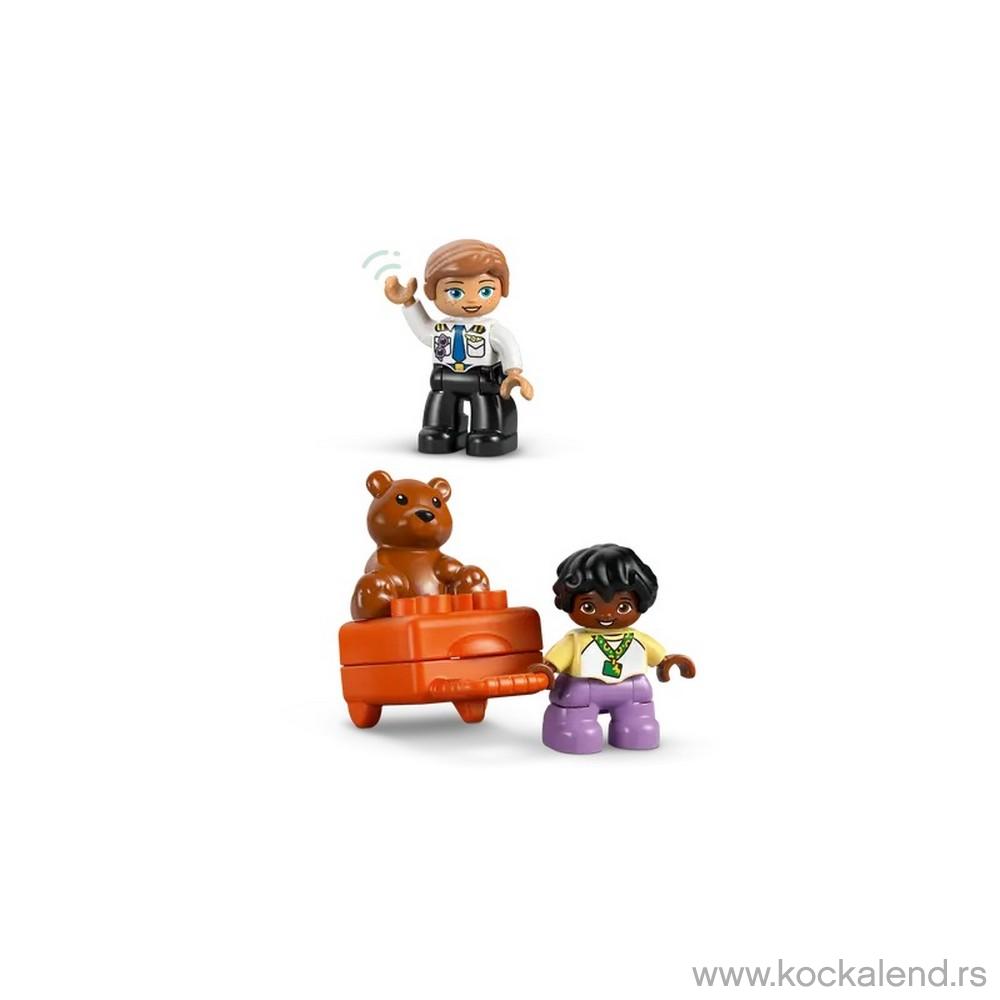 LEGO DUPLO TOWN FIRST TIME AT THE AIRPORT 