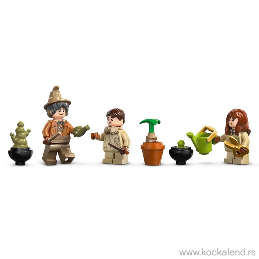 LEGO HARRY POTTER TM HOGWARTS CASTLE: HERBOLOGY CLASS 