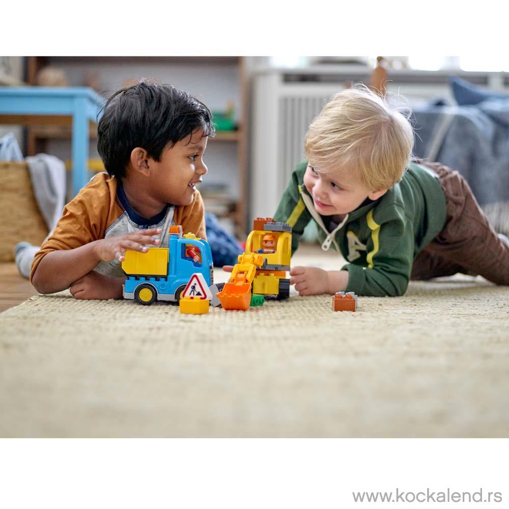 LEGO DUPLO TRUCK   TRACKED EXCAVATOR 