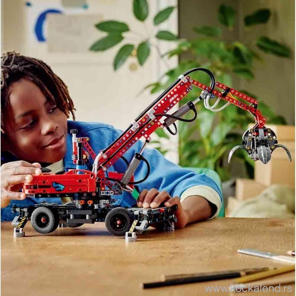 LEGO TECHNIC MATERIAL HANDLER 